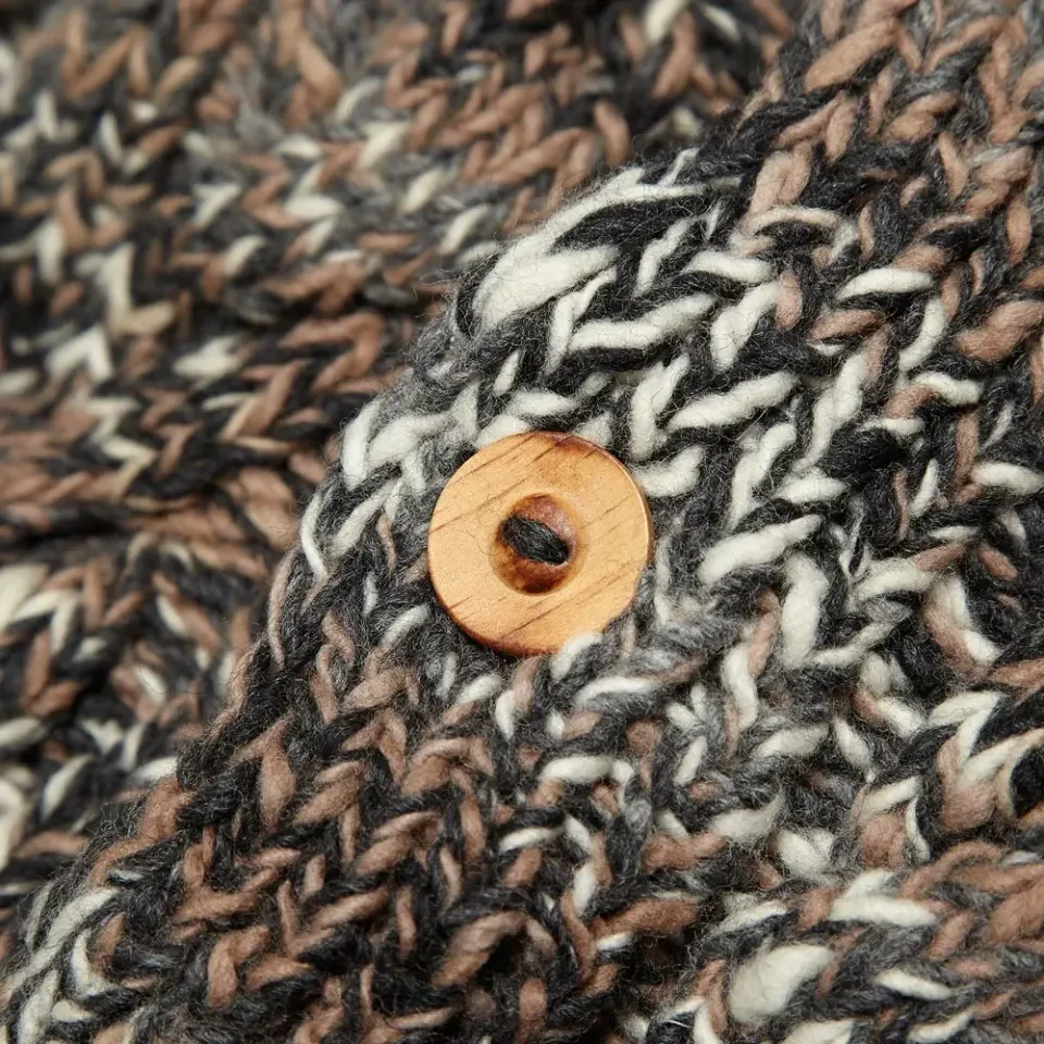 Mix Fisherman V-Neck Cardigan