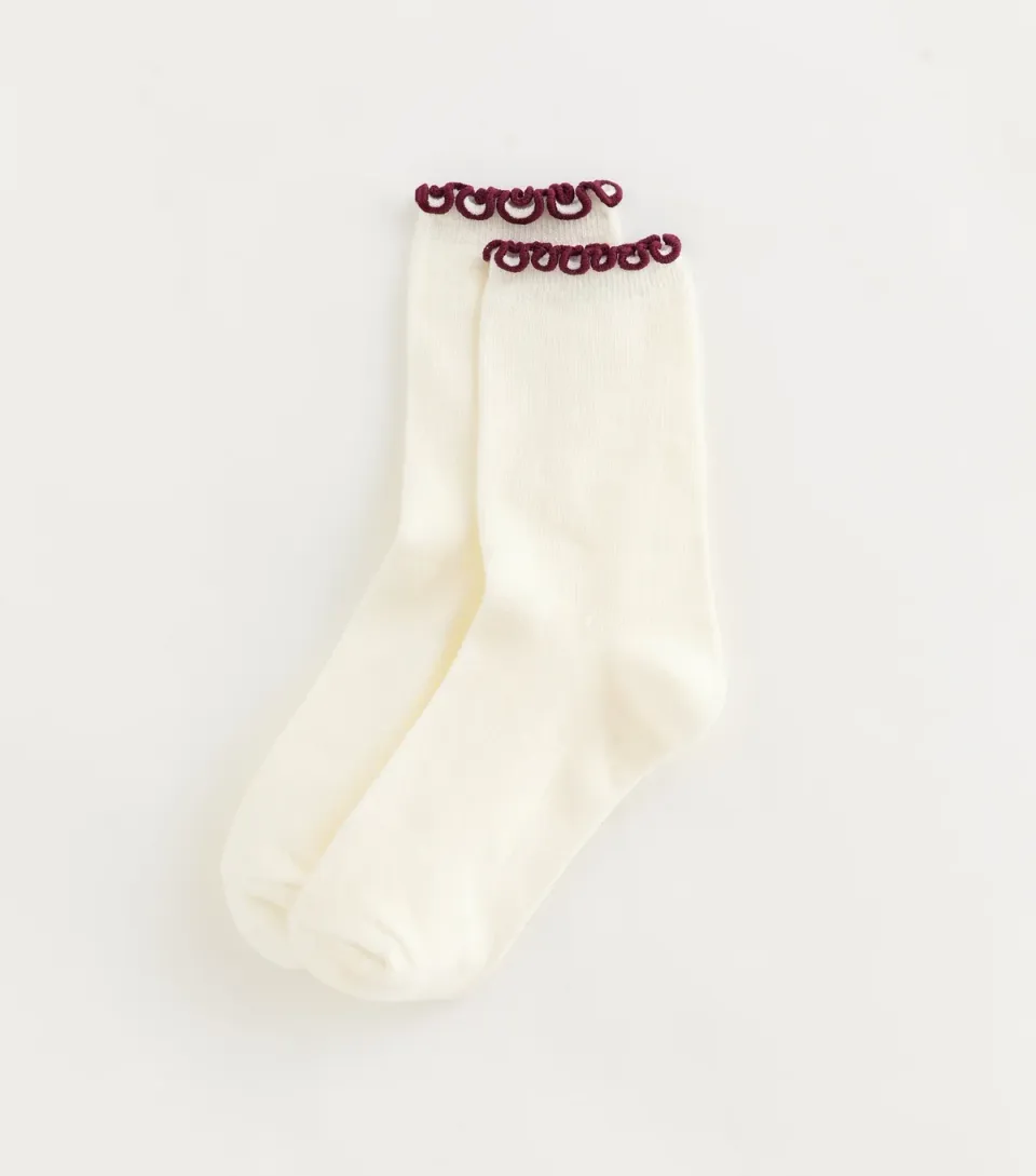 Cream Contrast Frilly Trim Socks