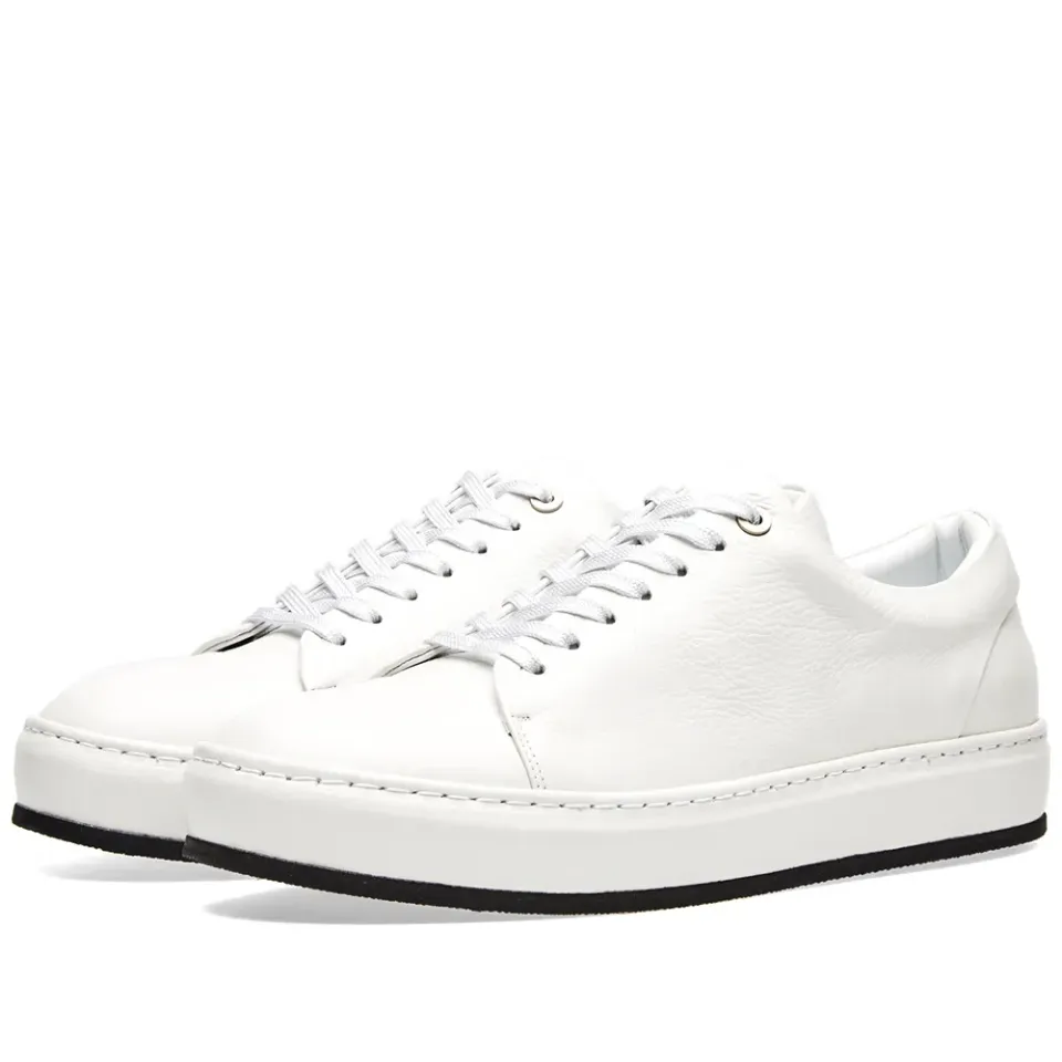 Plain Sneaker
