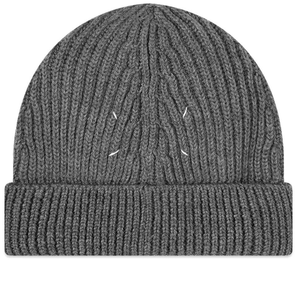 Knotch Details Beanie Hat