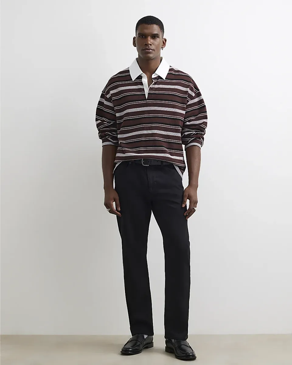 Straight Fit Essential Jeans
