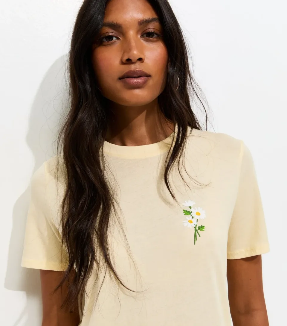 Women's Light Yellow Cotton Embroidered Daisy T-Shirt
