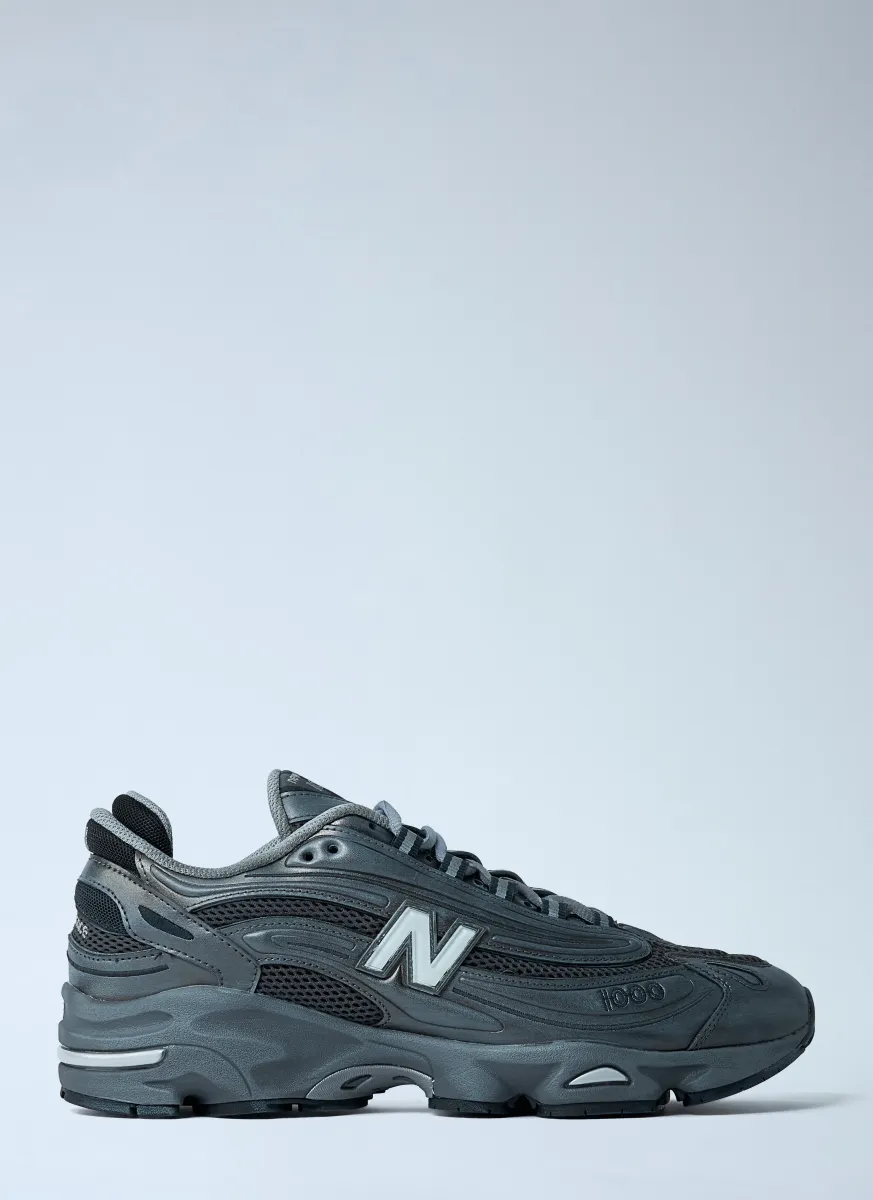 1000 Sneakers