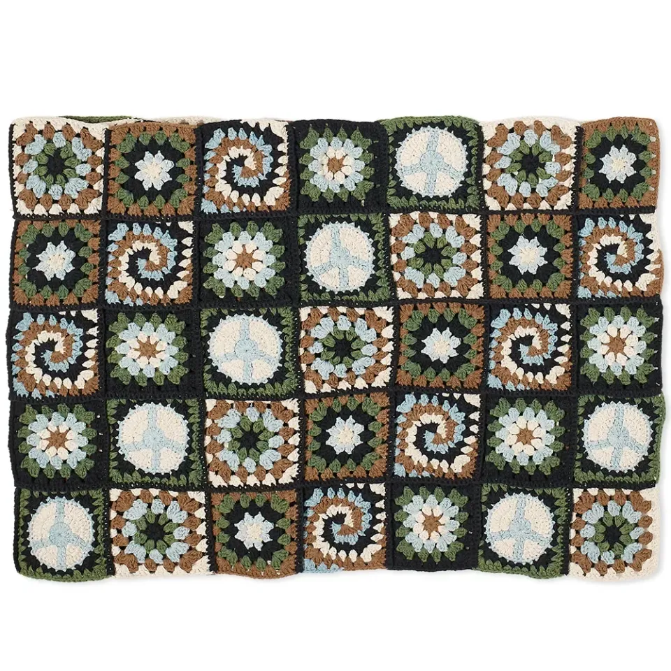 Story mfg. Piece Crochet Scarf