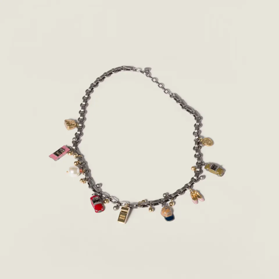 Metal necklace
