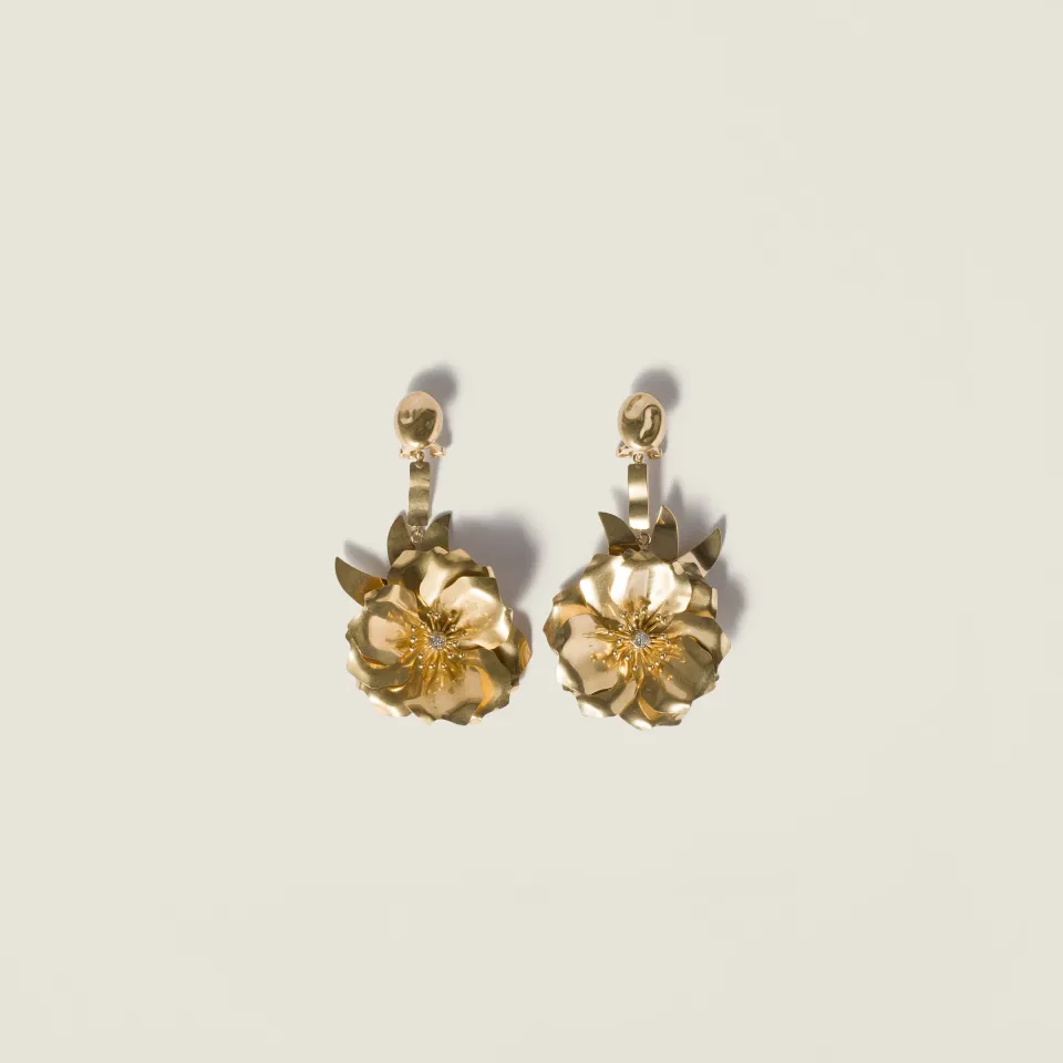 Metal earrings with crystals
