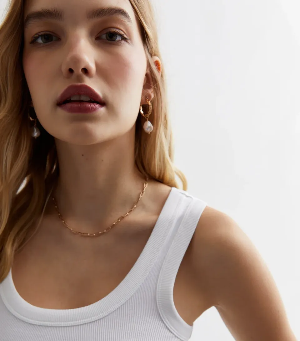 Women's White Ribbed Scoop Neck Vest