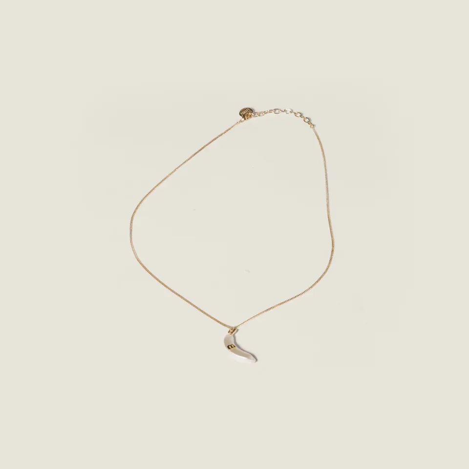Metal necklace with pendant