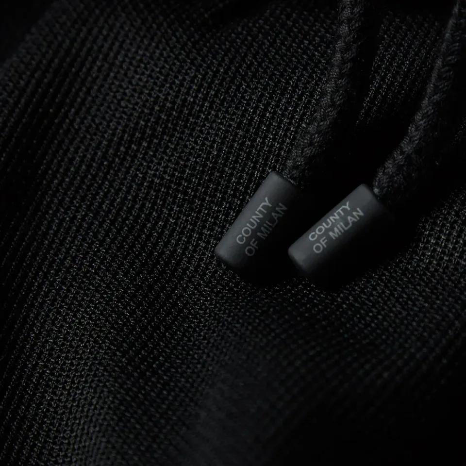 Sajama Short