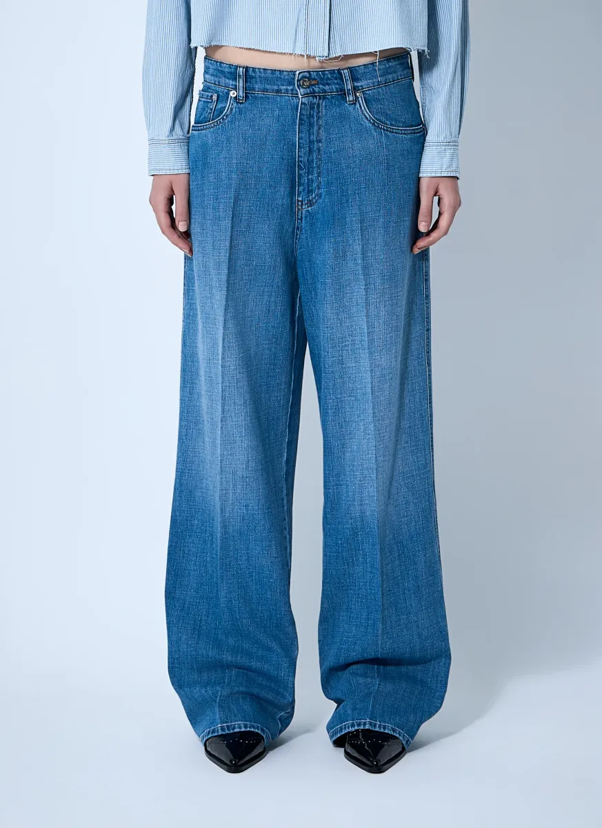 Logo Motif Jeans