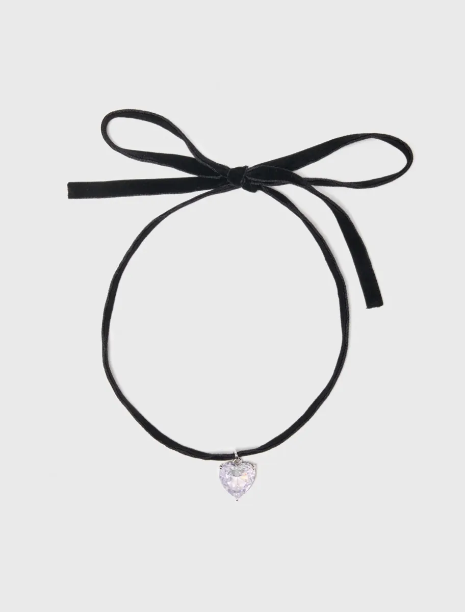 Heart necklace with velvet cord