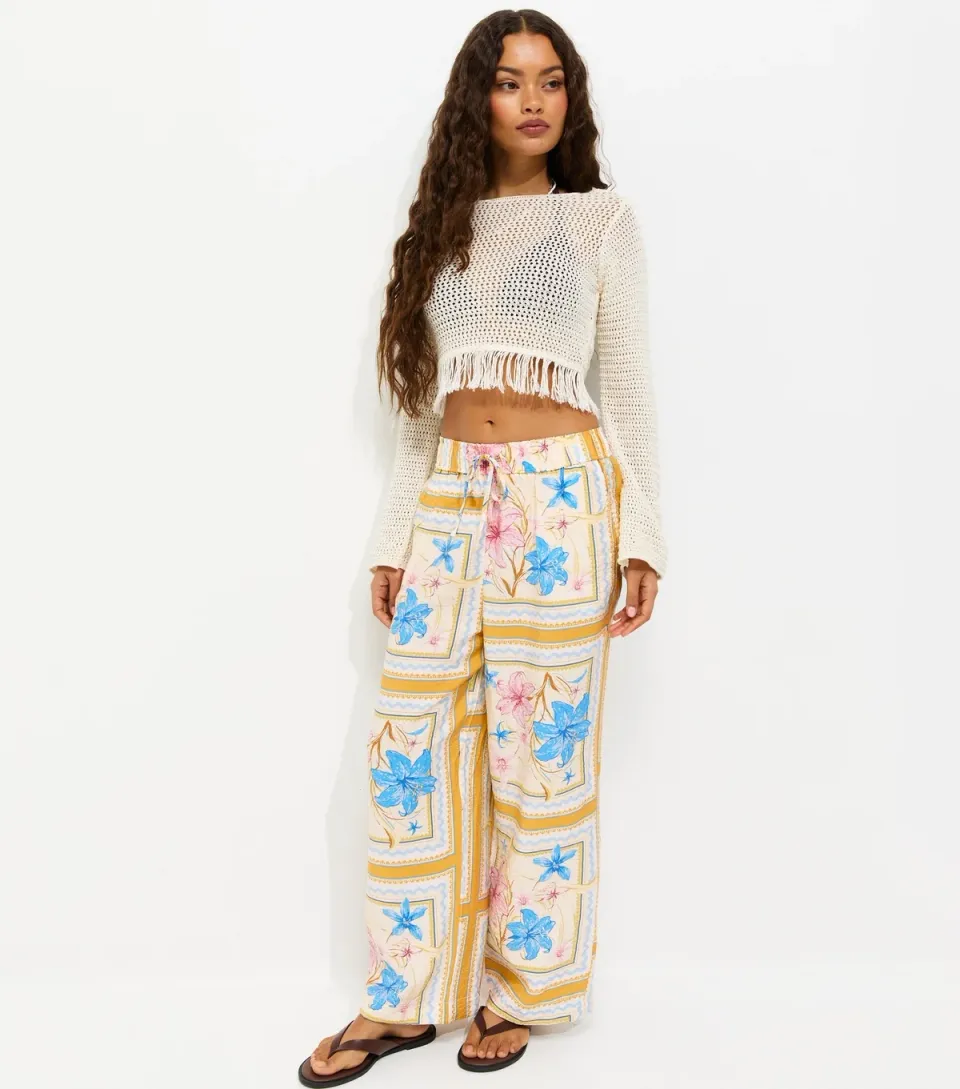 Women's Petite Yellow Tropical Print Wide Leg Trousers
