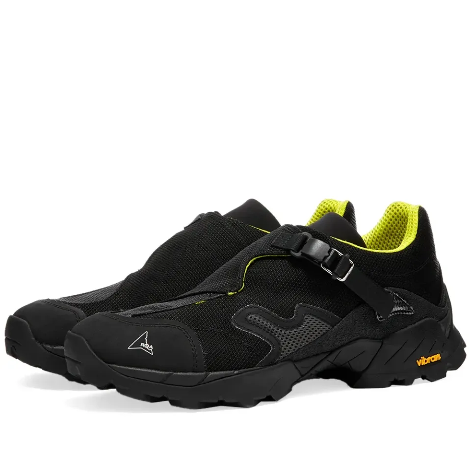 Minaar Strapped Hiking Sneaker