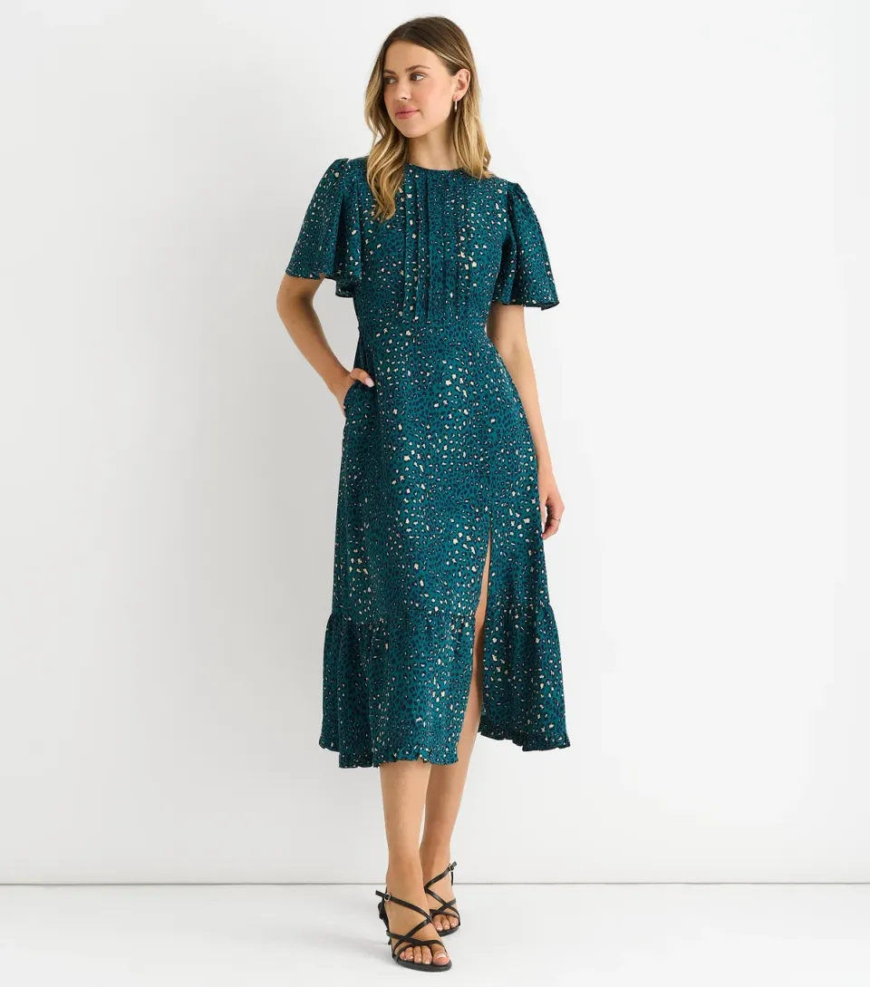 Women's Green Animal Print Flutter Sleeve Midi Dress