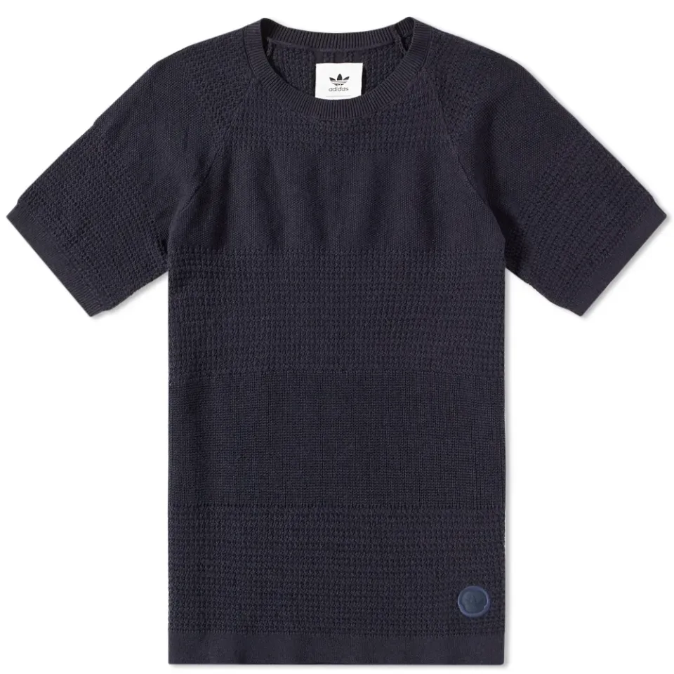 Linear Tee