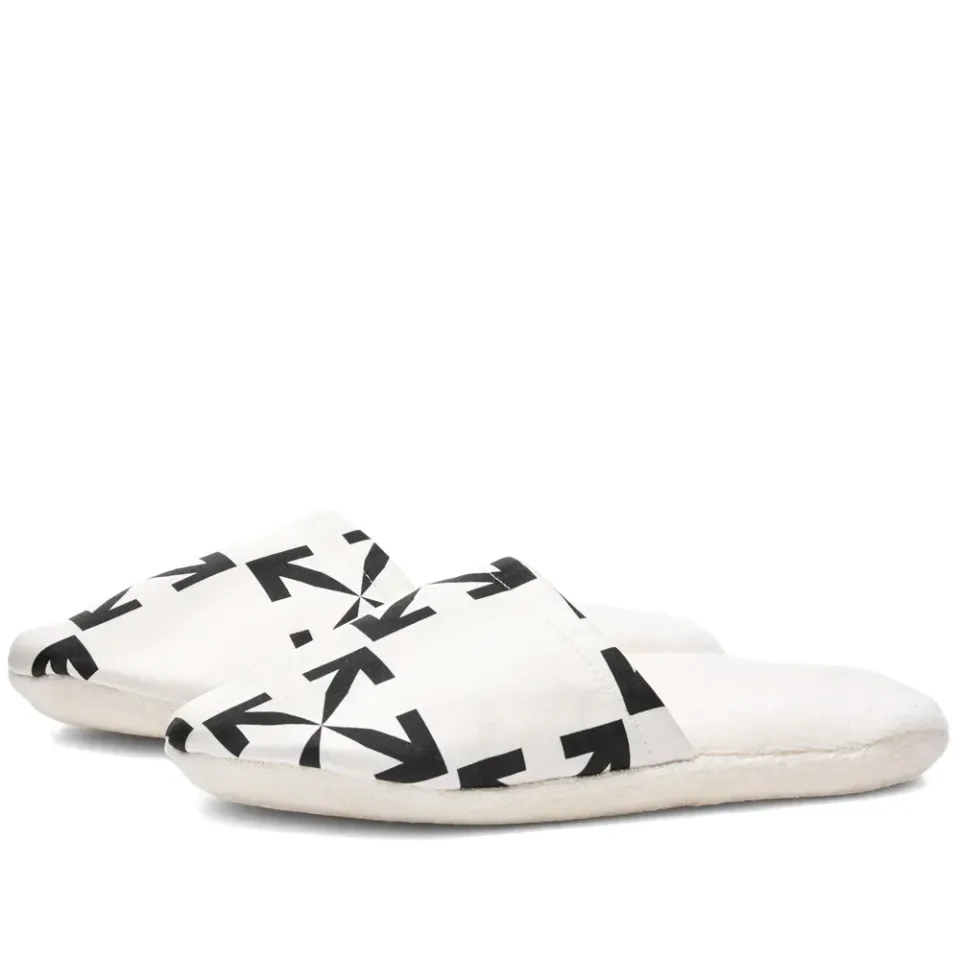 Arrow Pattern Slippers