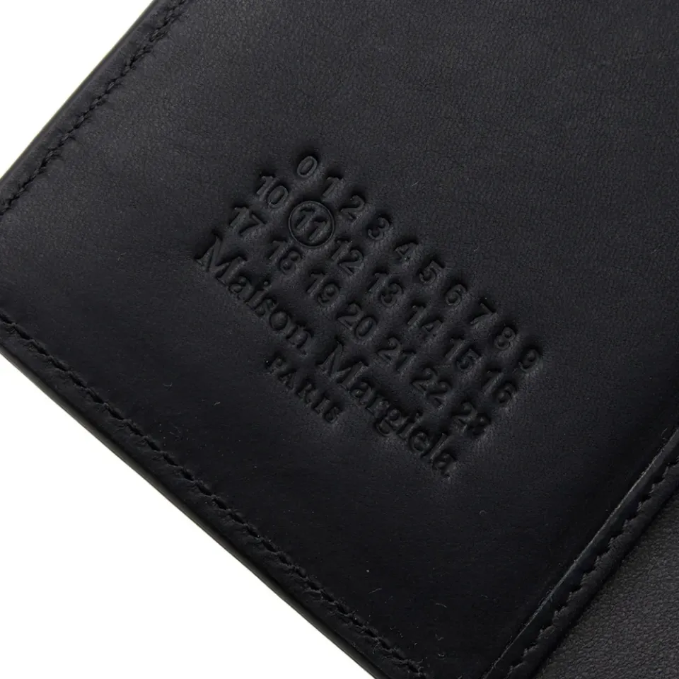 11 Classic Bifold Wallet