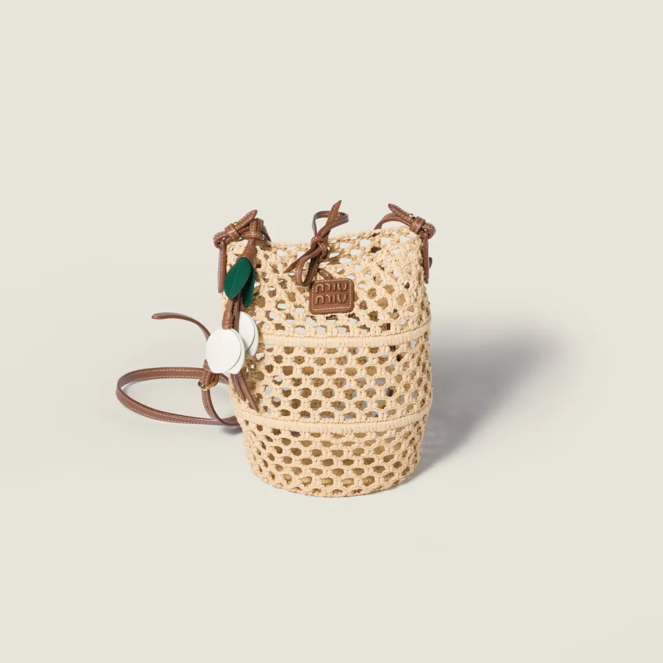 Raffia crochet pouch