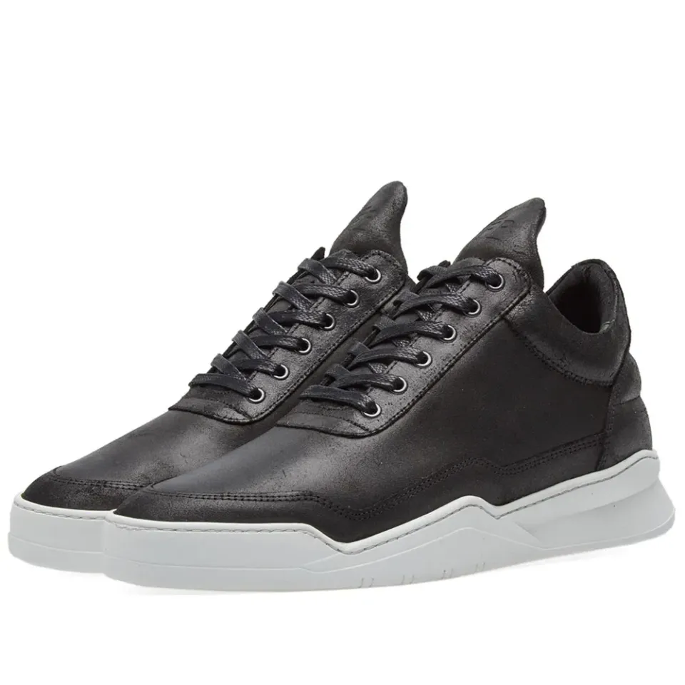 Low Top Sneaker