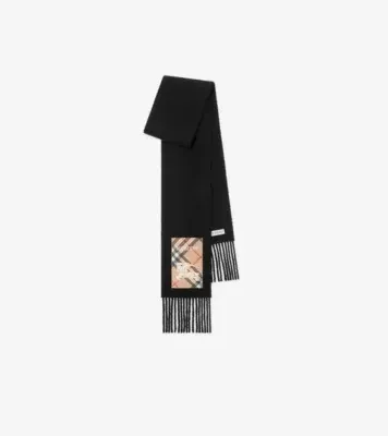 Check Label Cashmere Scarf in Black/sand beige