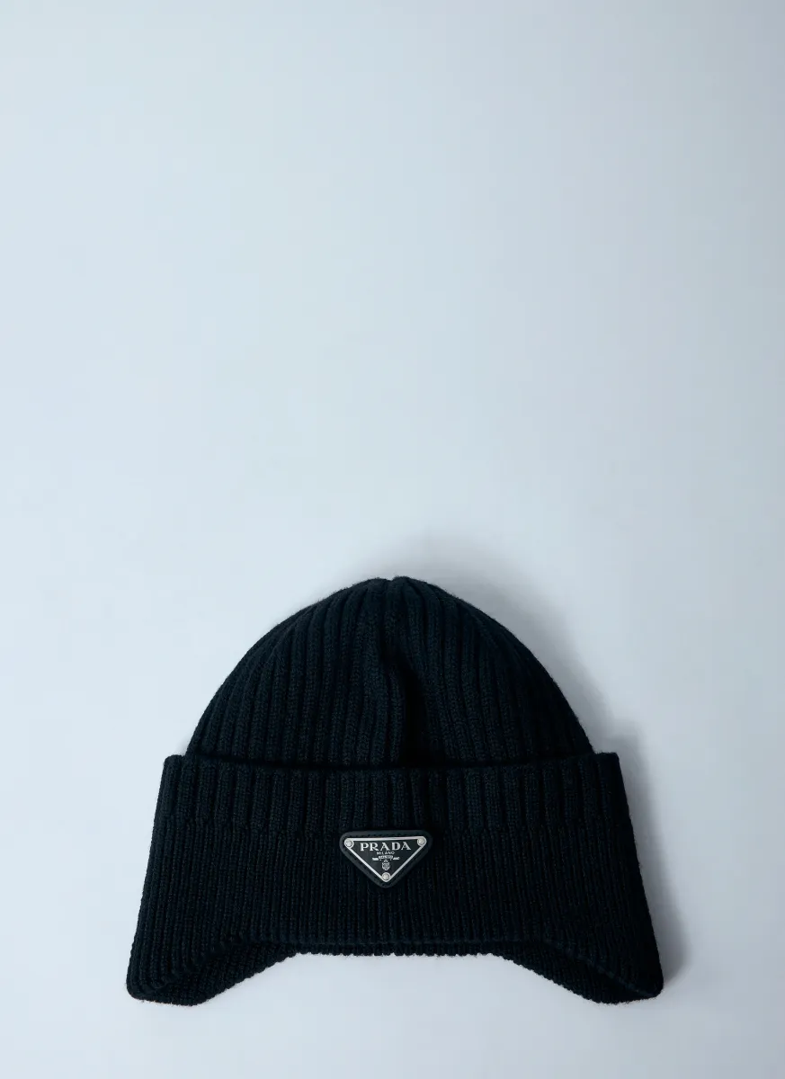 Logo Plaque Wool Beanie Hat