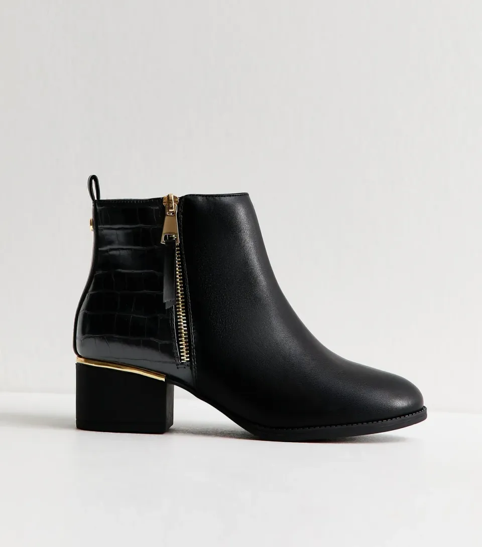 Women's Wide Fit Black Zip Up Ankle Boots