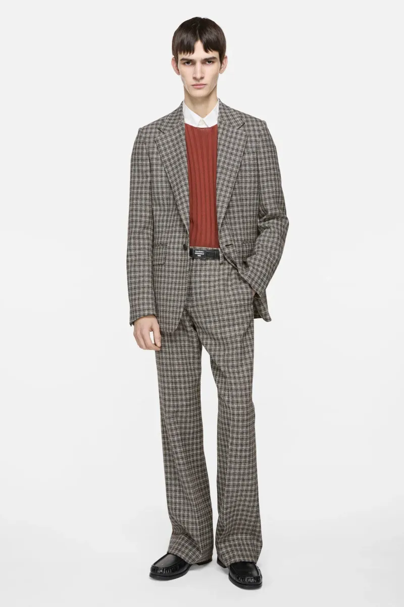 Fitted wool suit jacket
