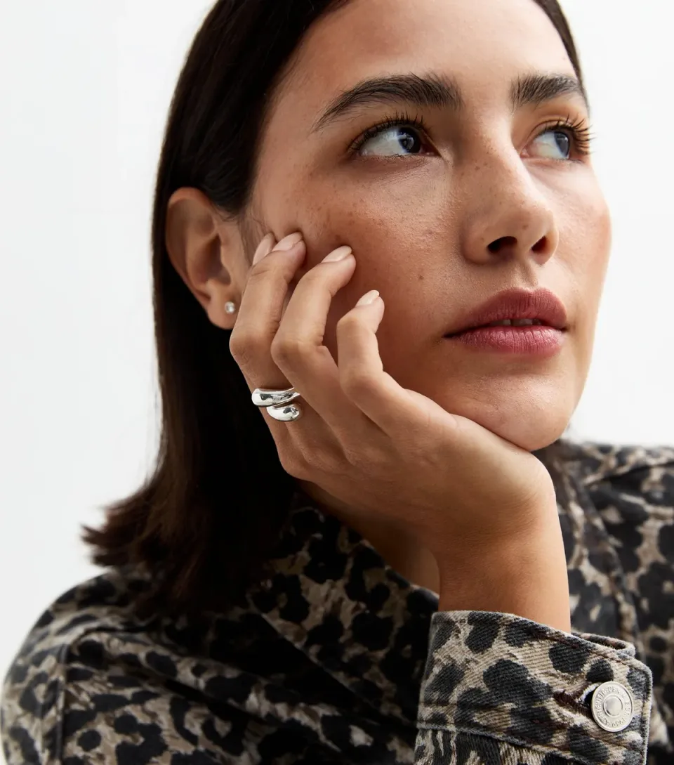 Gold Tone Hug Teardrop Ring