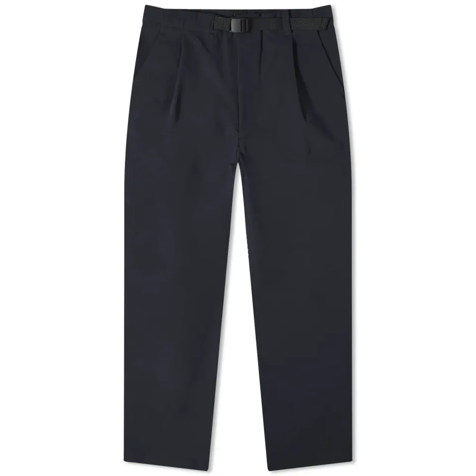 One Tuck Tapered Stretch Pant