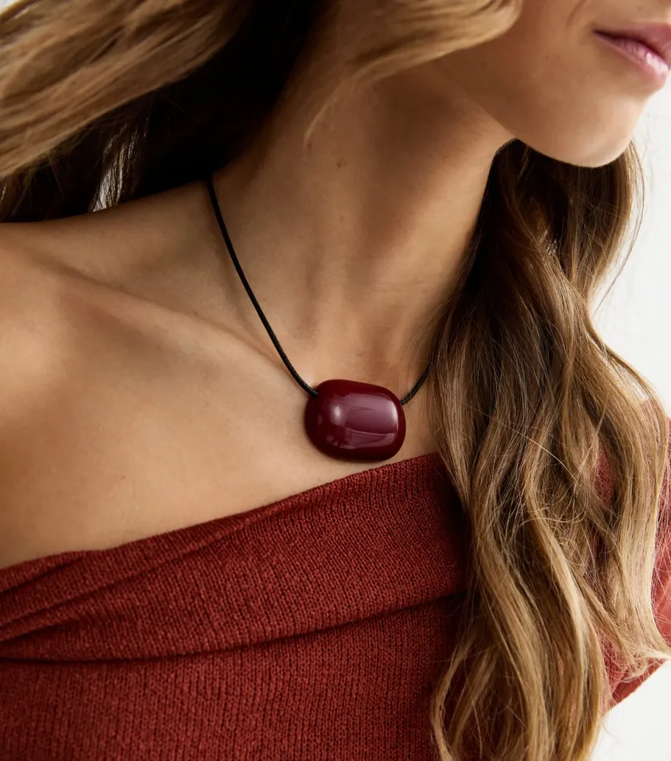 Dark Burgundy Resin Rope Necklace