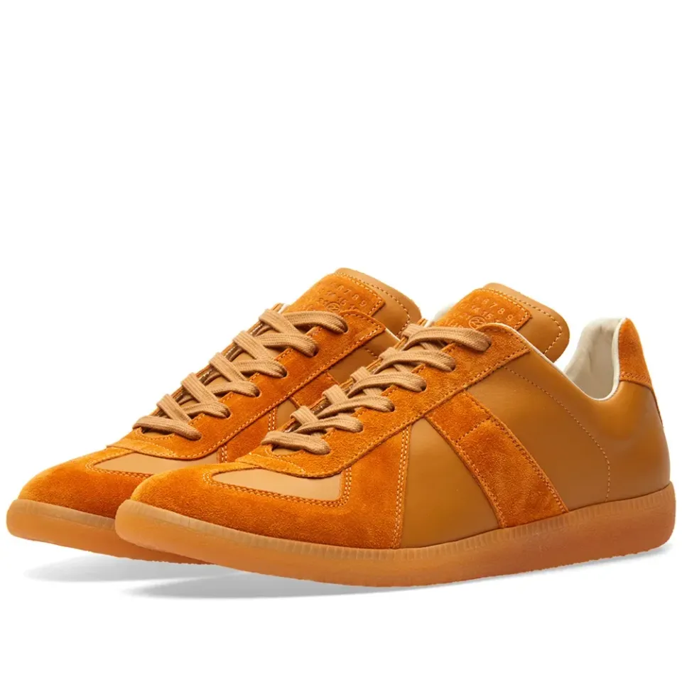 22 Classic Replica Sneaker