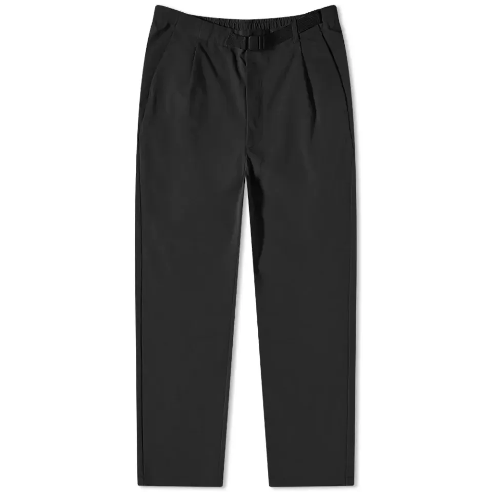 One Tuck Tapered Stretch Pant