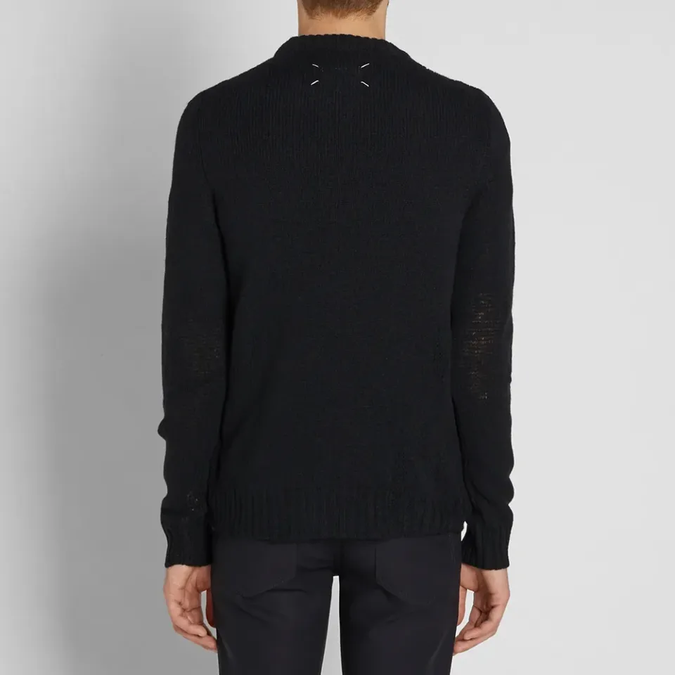 10 Distressed Crew Knit