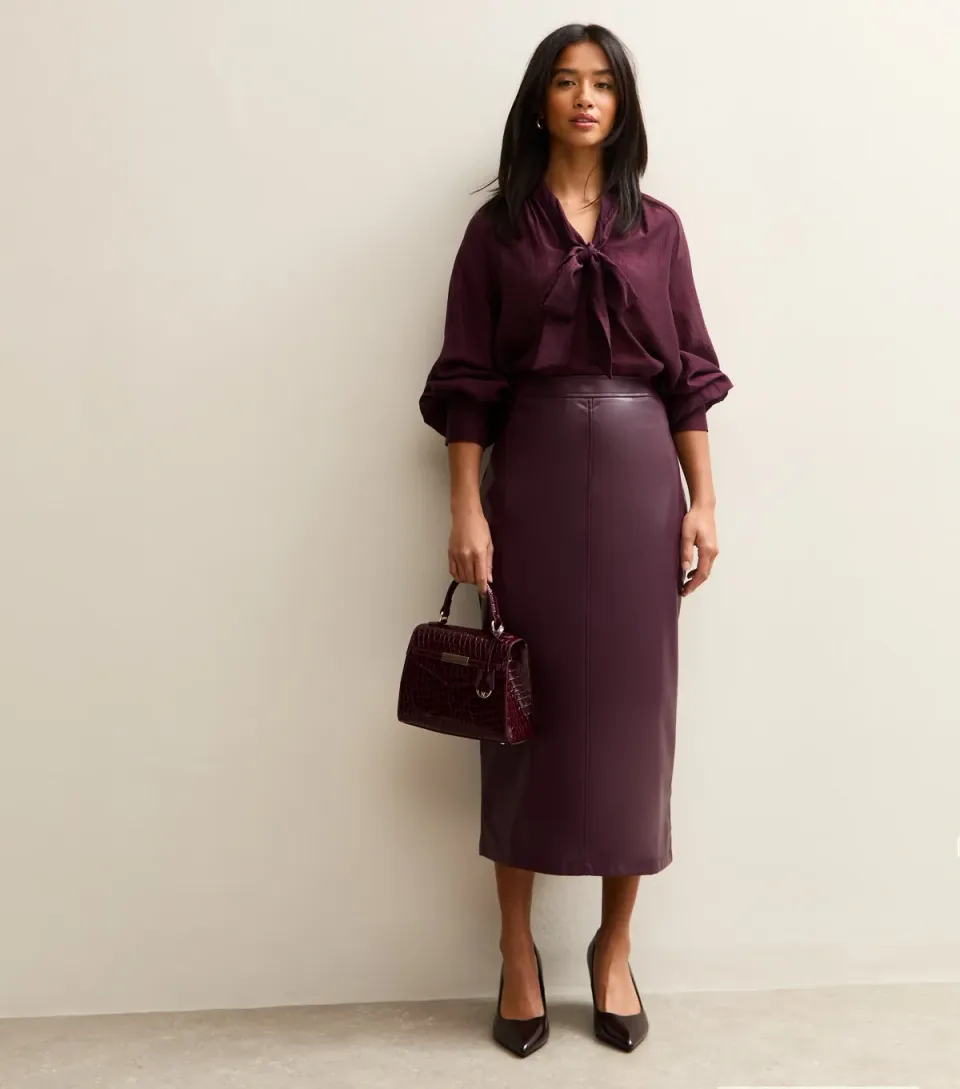 Women's Petite Dark Burgundy Faux Leather Pencil Skirt