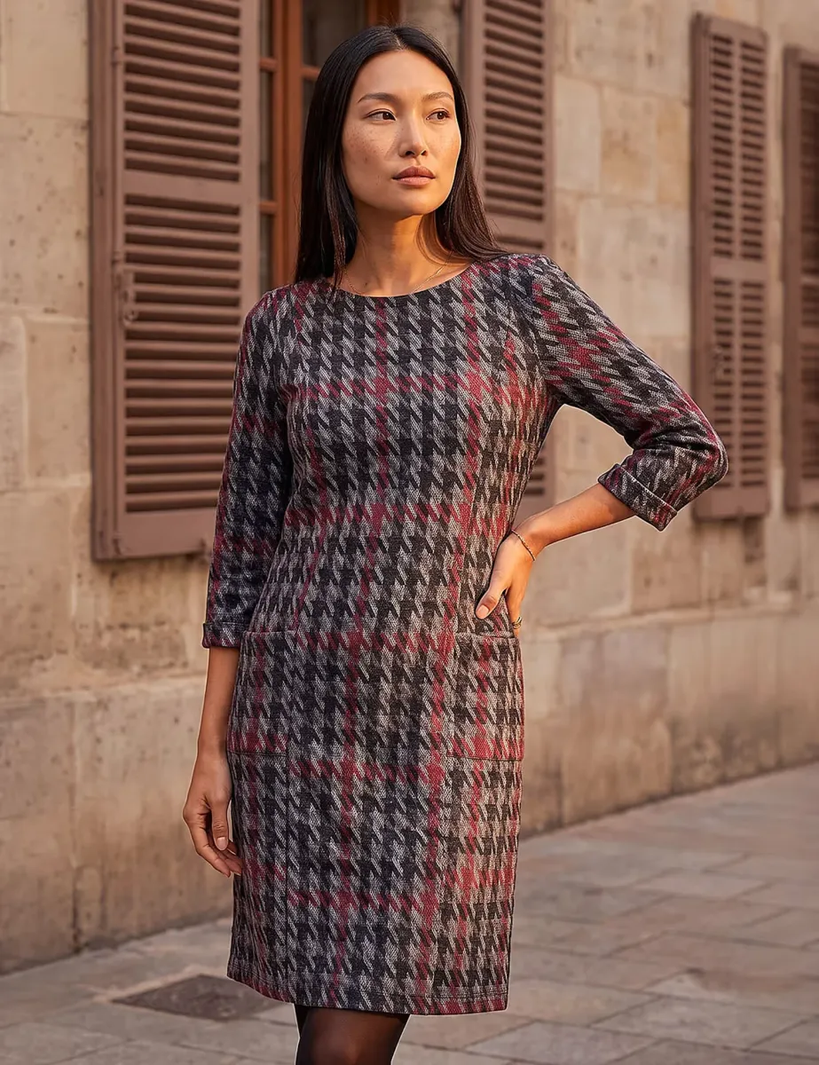 Houndstooth Knee Length Shift Dress Red