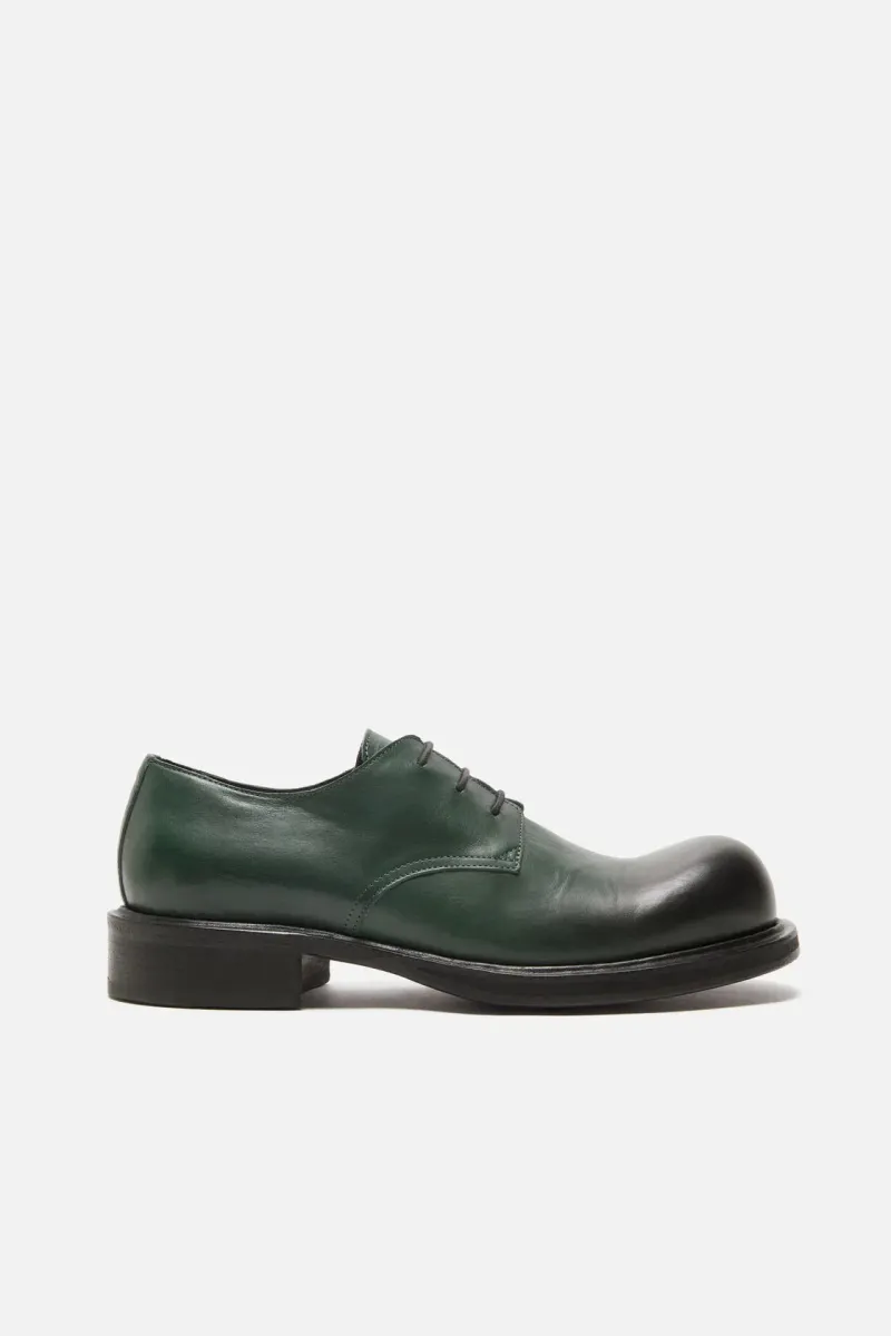 Lace-up leather shoes