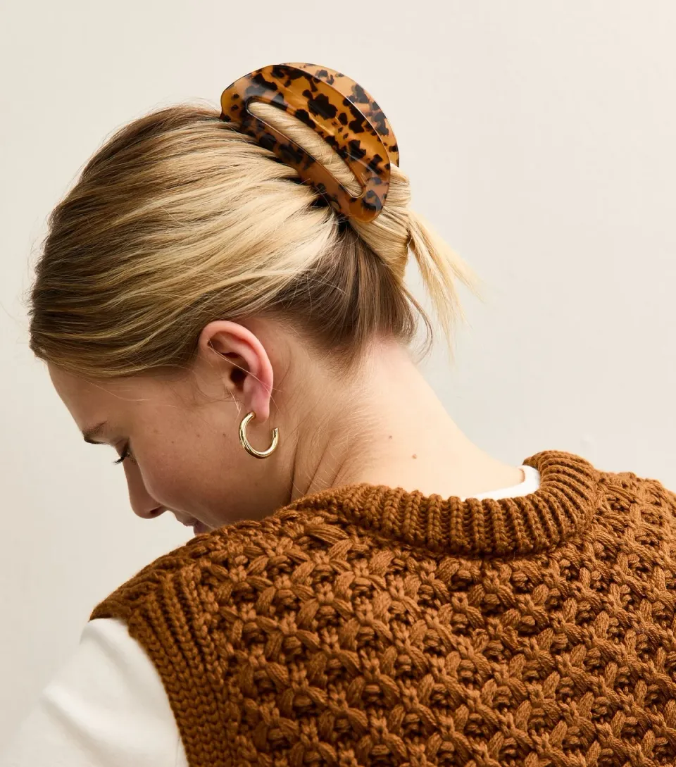 Brown Tortoise Shell Oval Claw Clip
