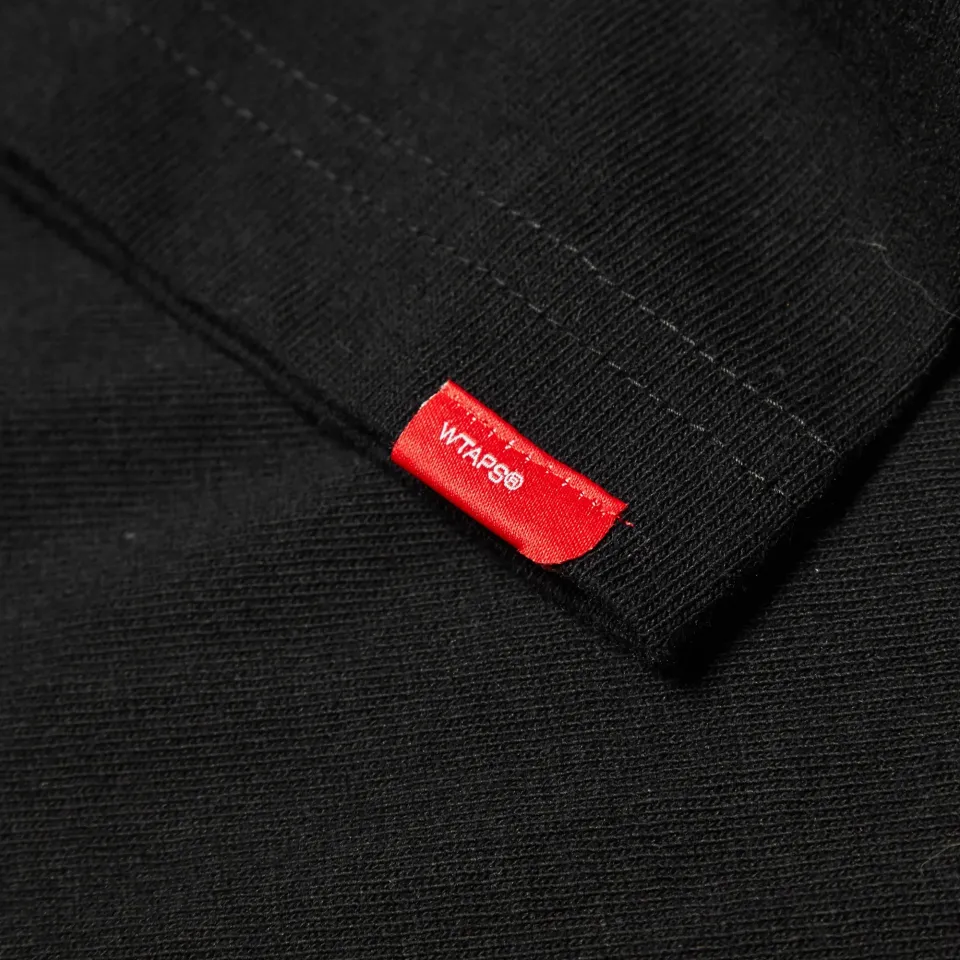 Design 02 Tee