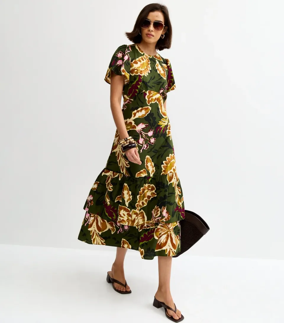Women's Green Crepe Floral Short Sleeve Tiered Midi Dress
