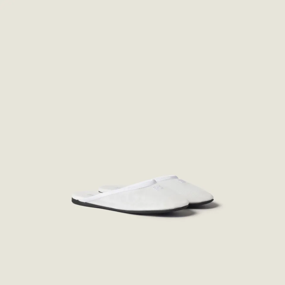 Mesh fabric slippers