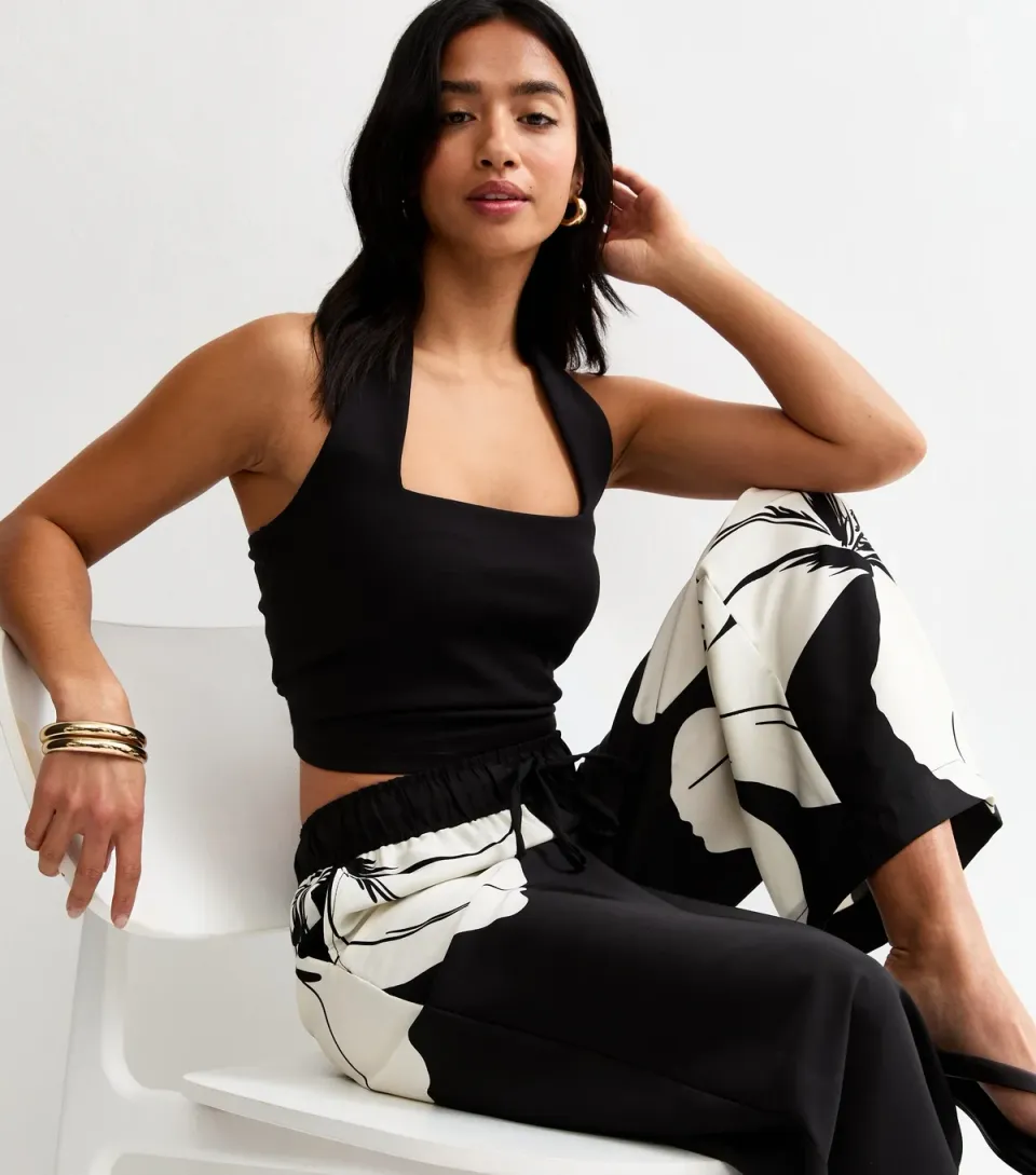 Women's Petite Black Large Floral Print Wide Leg Trousers