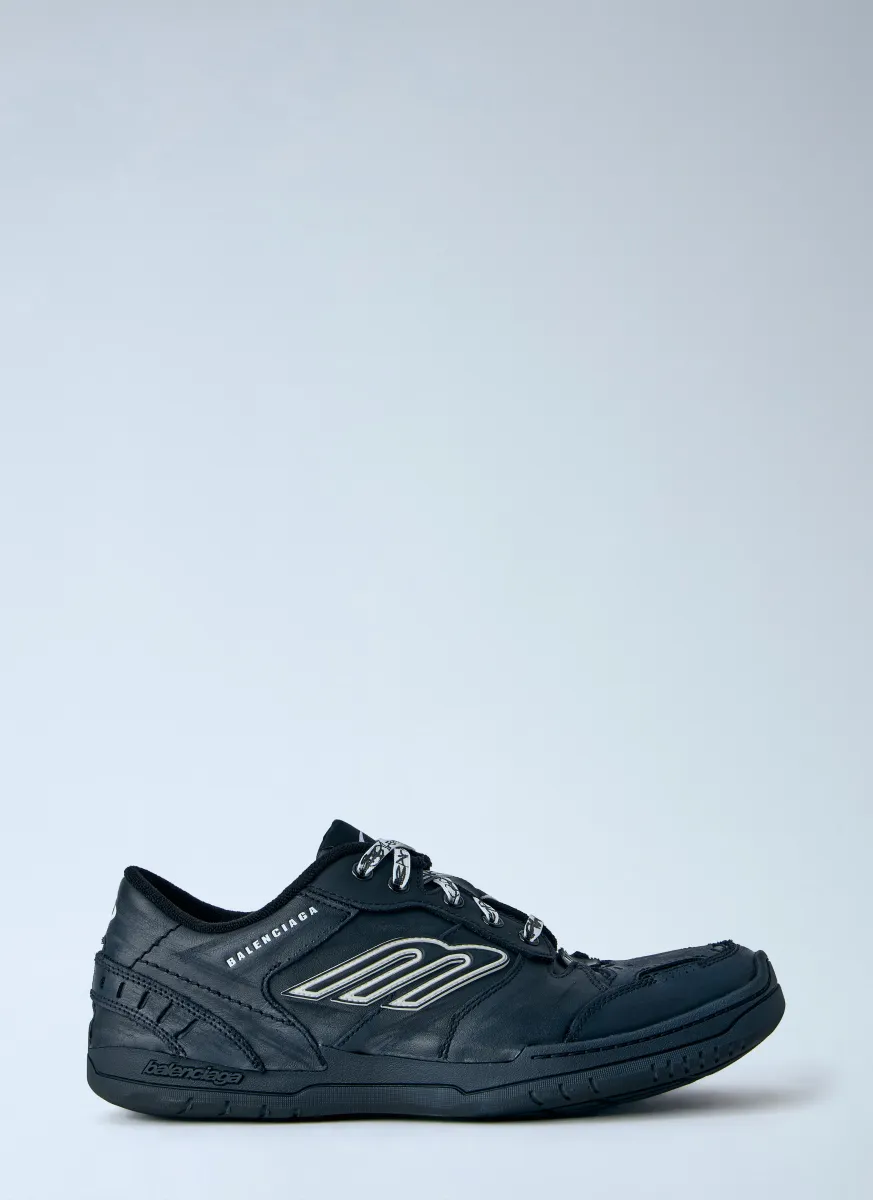 Hamptons Worn-Out Sneakers
