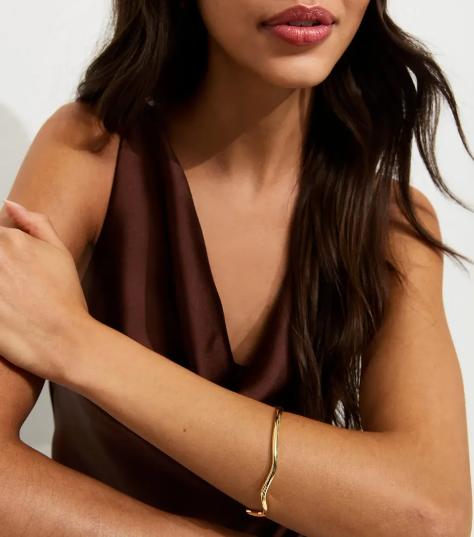 18ct Gold Plated Wavy Bangle