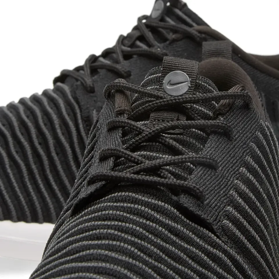 Roshe Two Flyknit
