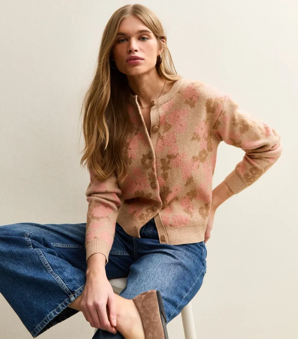 Women's Camel Floral Midweight Crewneck Cardigan