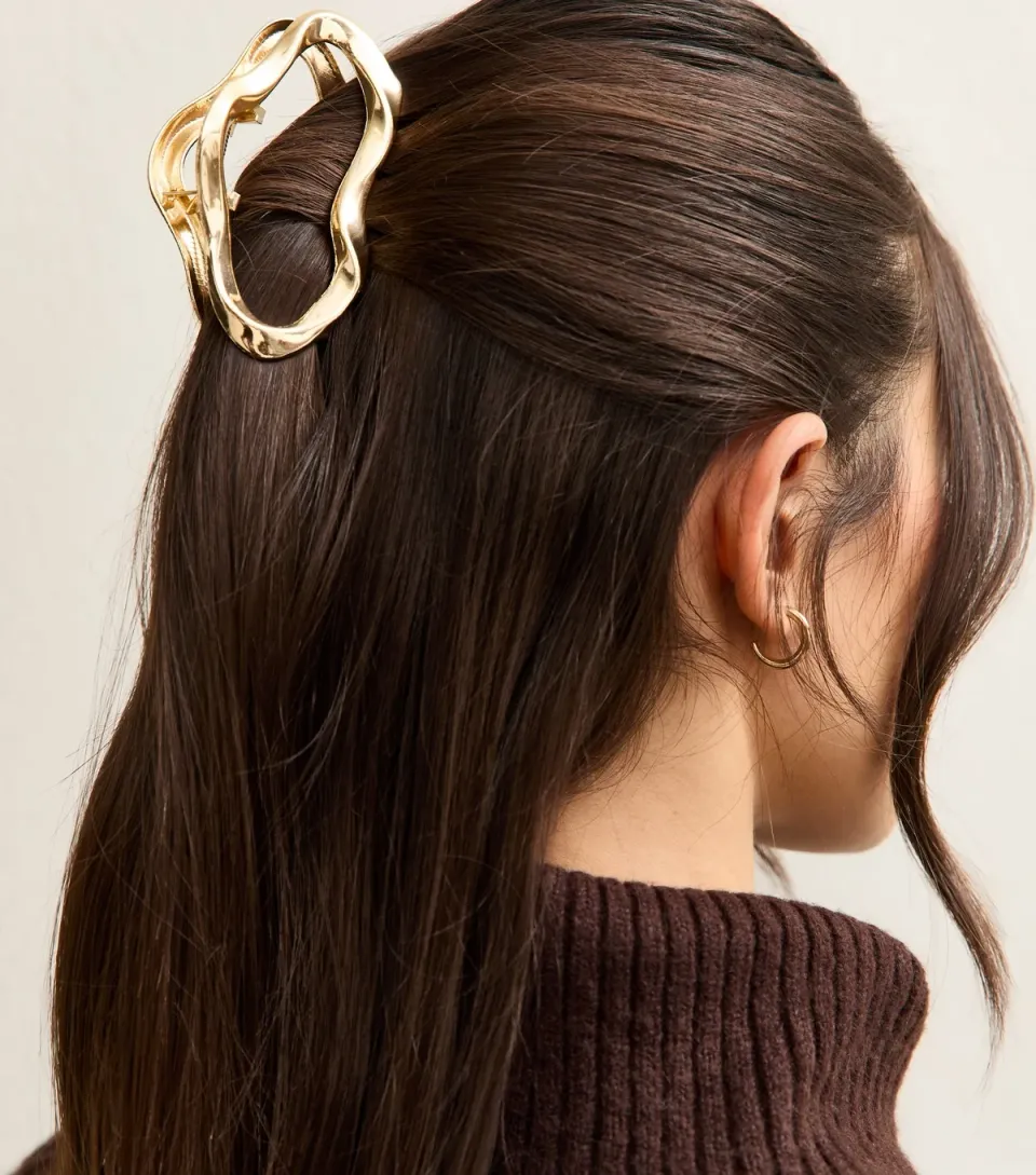 Gold Sculpted Circle Metallic Hair Clip