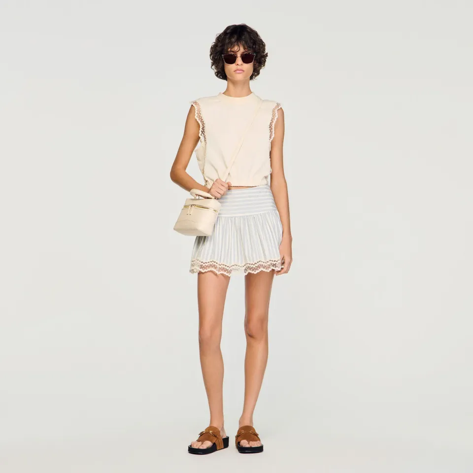Cropped cotton T-shirt with lace