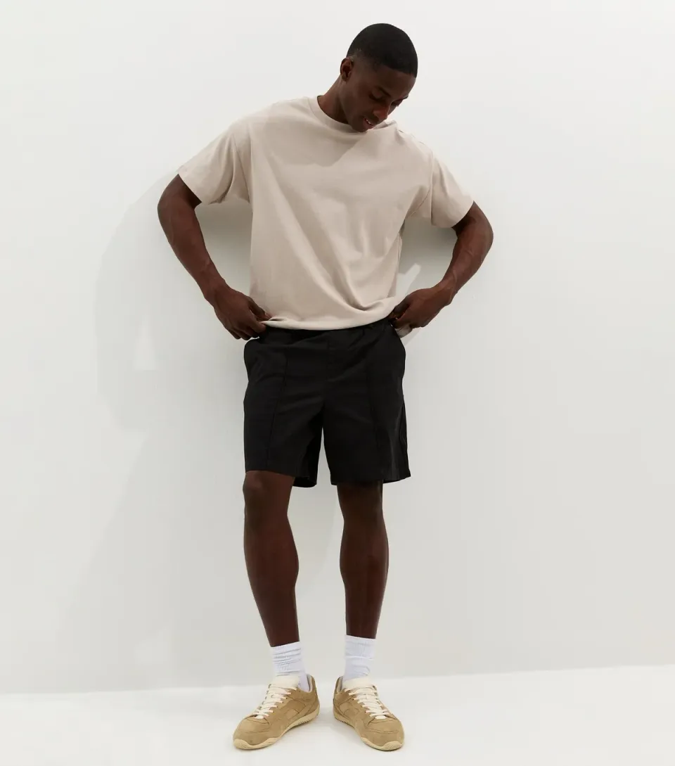 Men's Black Regular Cotton Pin Tuck Shorts