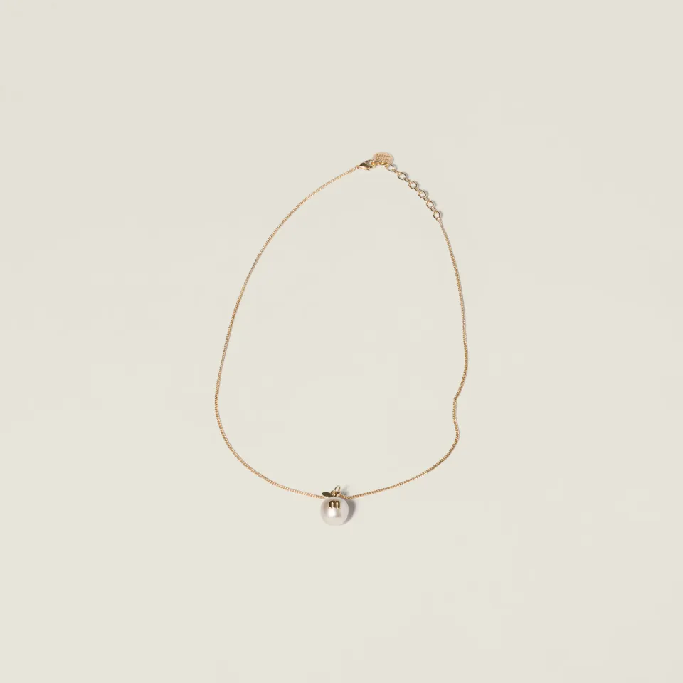Metal necklace with pendant