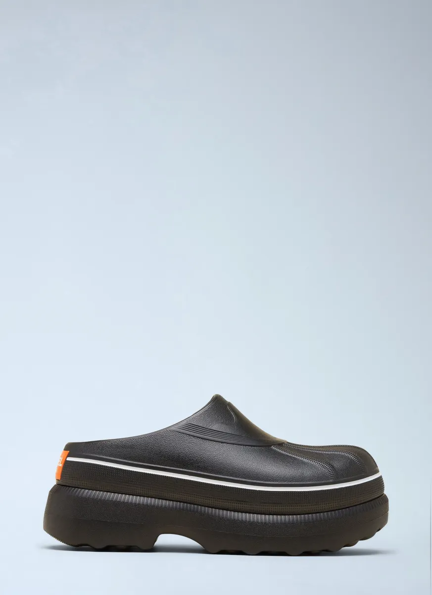 Caribou Clogs